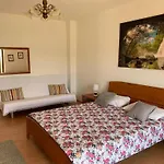 Apartment Francis Pakostane