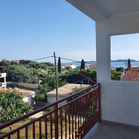 Francis Apartment