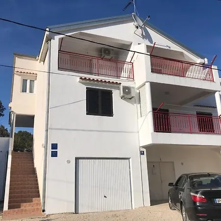 Francis Apartment